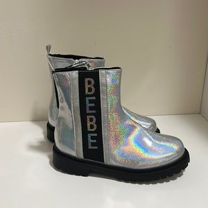 Bebe Girls‎ Big Kids' Holographic Chelsea Boot